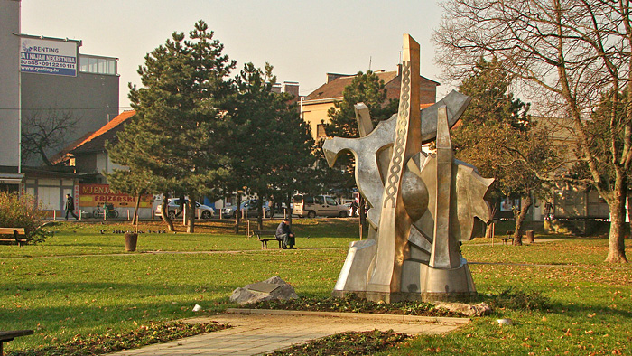 Spomenik Trešnjevčanima - žrtvama Domovinskog rata u Parku Stara Trešnjevka [GP 2013.]
