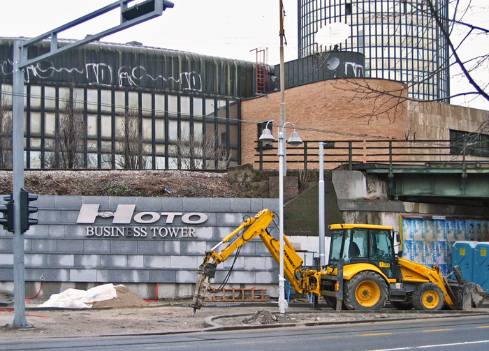Završni radovi uz gradnju HoTo tornja na mjestu Tvornice dječje obuće na Savskoj cesti [GP 2004.]